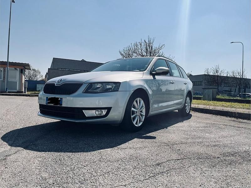 Usata Skoda Octavia 105 CV (77 kW) 2015 Grigio Utilitaria