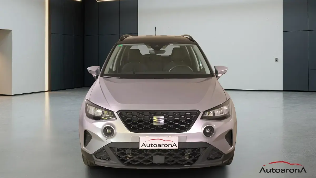 Usata Seat Arona Style 110 CV (80 kW) 2023 Argento metallizzato SUV