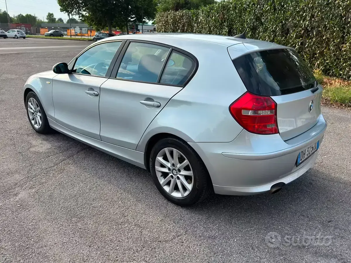 Usata BMW 118 143 CV (105 kW) 2007 Utilitaria