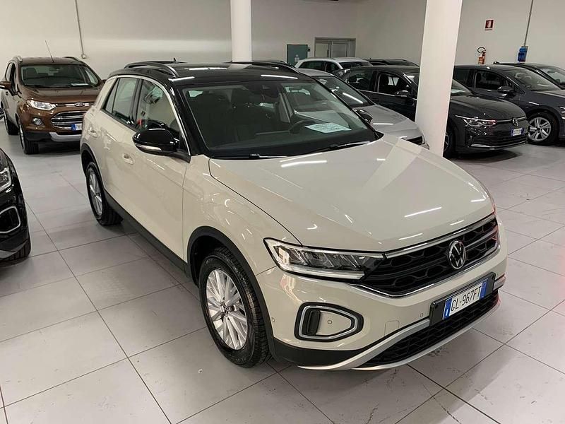 Usata VW T-Roc Life 150 CV (110 kW) 2022 Beige SUV