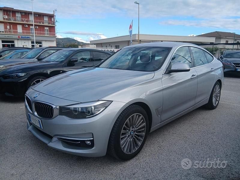 Usata BMW 318 Luxury Line 149 CV (109 kW) 2019 Grigio Berlina