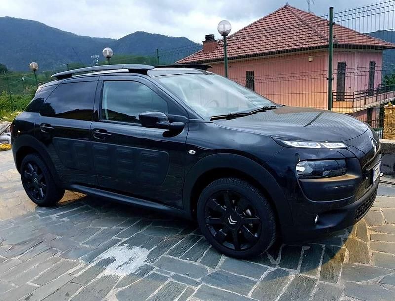 Usata Citroën C4 PureTech 82 CV (60 kW) 2016 Nero SUV