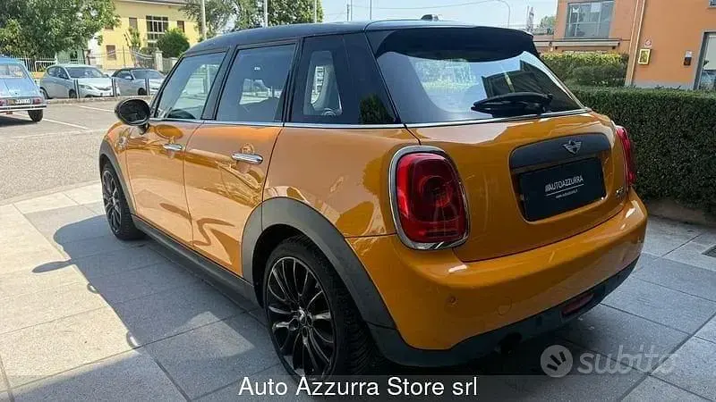 Usata Mini ONE 75 CV (55 kW) 2016 Arancione Utilitaria