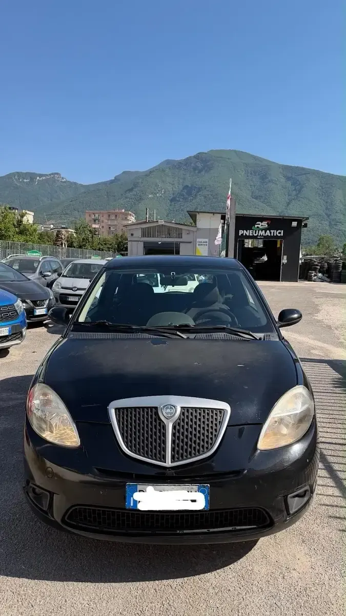 Usata Lancia Ypsilon 69 CV (50 kW) 2006 Nero Utilitaria