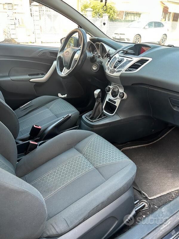 Usata Ford Fiesta 2009 Nero Utilitaria