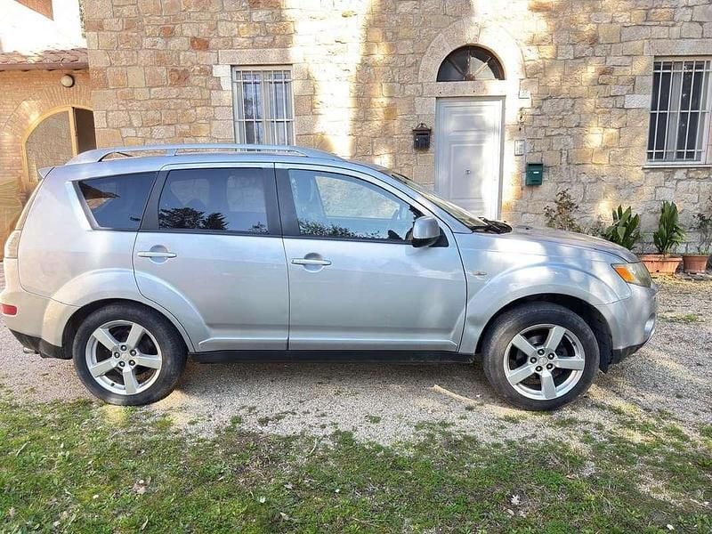 Usata Mitsubishi Outlander Instyle 140 CV (102 kW) 2008 SUV