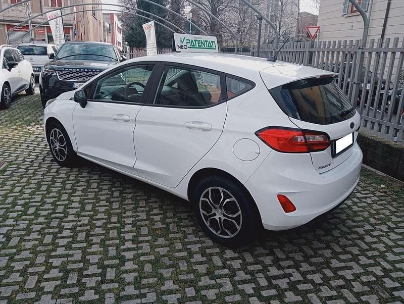 Usata Ford Fiesta 75 CV (55 kW) 2022 73h  frozen white pastello Berlina