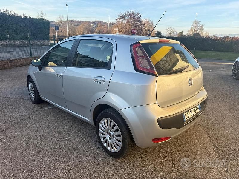 Usata Fiat Punto Evo Dynamic 75 CV (55 kW) 2009 Grigio Utilitaria