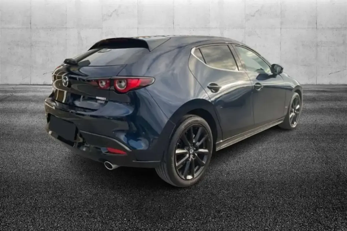 Usata Mazda 3 122 CV (89 kW) 2023 Blu/azzurro Berlina