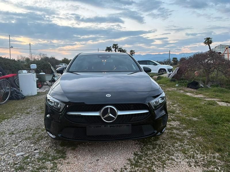 Usata Mercedes A180 Business 116 CV (85 kW) 2020 Nero Berlina