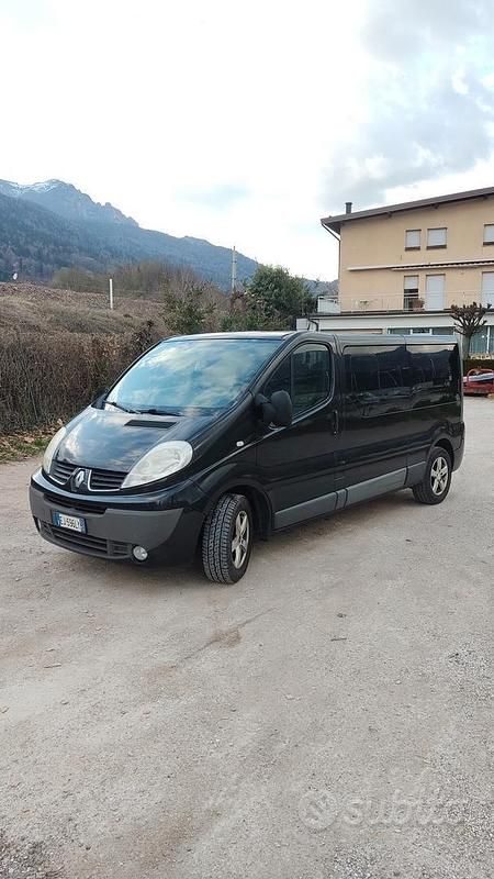 Usata Renault Trafic 116 CV (85 kW) 2011 Nero Monovolume
