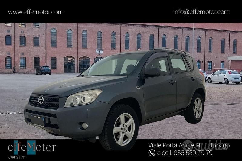 Usata Toyota RAV4 Sol 136 CV (100 kW) 2007 Grigio SUV