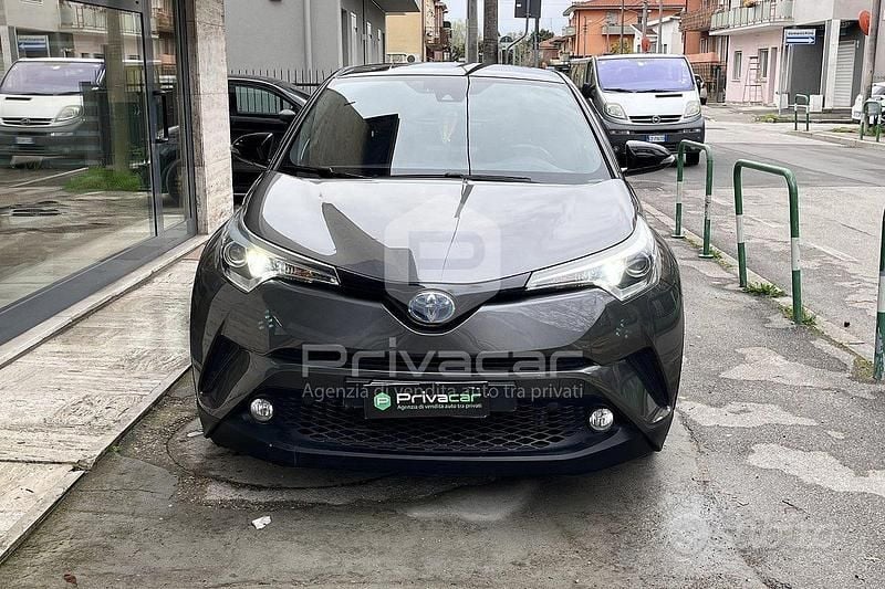 Usata Toyota C-HR Lounge 98 CV (72 kW) 2017 Grigio SUV