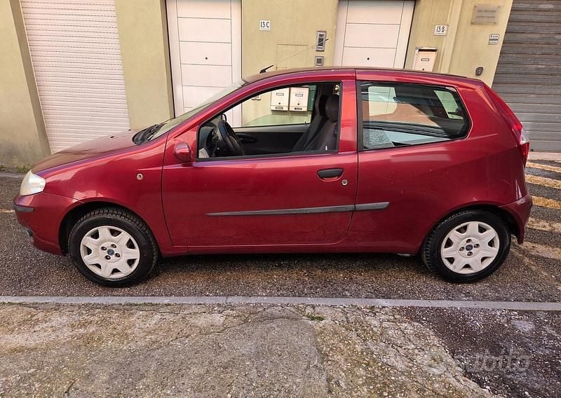 Usata Fiat Punto 2004 Utilitaria