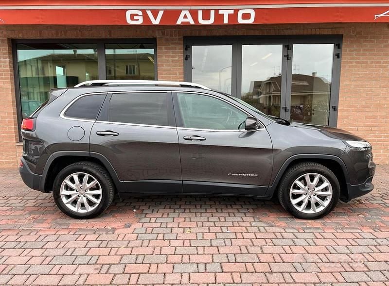 Usata Jeep Cherokee Limited 200 CV (147 kW) 2016 Grigio SUV