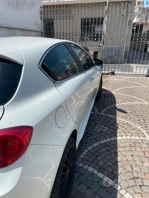 Usata Alfa Romeo Giulietta 105 CV (77 kW) 2010 Bianco Berlina