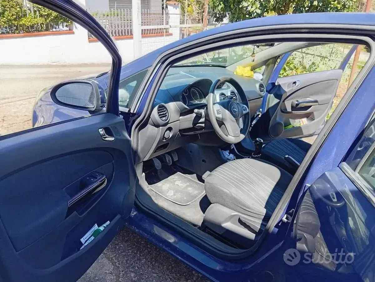 Usata Opel Corsa 75 CV (55 kW) 2009 Blu Utilitaria