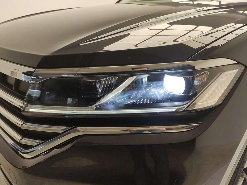 Usata VW Touareg Elegance 381 CV (280 kW) 2022 Grigio SUV