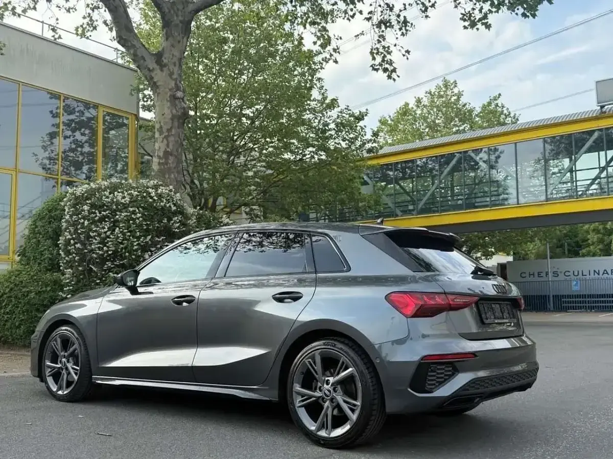Usata Audi A3 S-Line 150 CV (110 kW) 2022 Daytonagrau Berlina