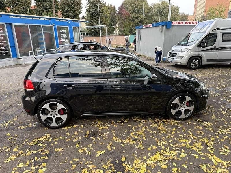 Usata VW Golf GTI 211 CV (155 kW) 2011 Berlina