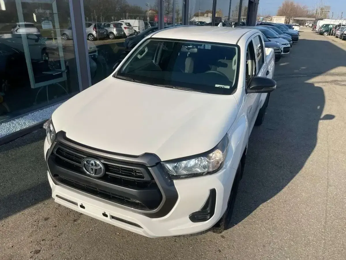 Nuova Toyota HiLux Comfort 204 CV (150 kW) 2026 Bianco Pick-up