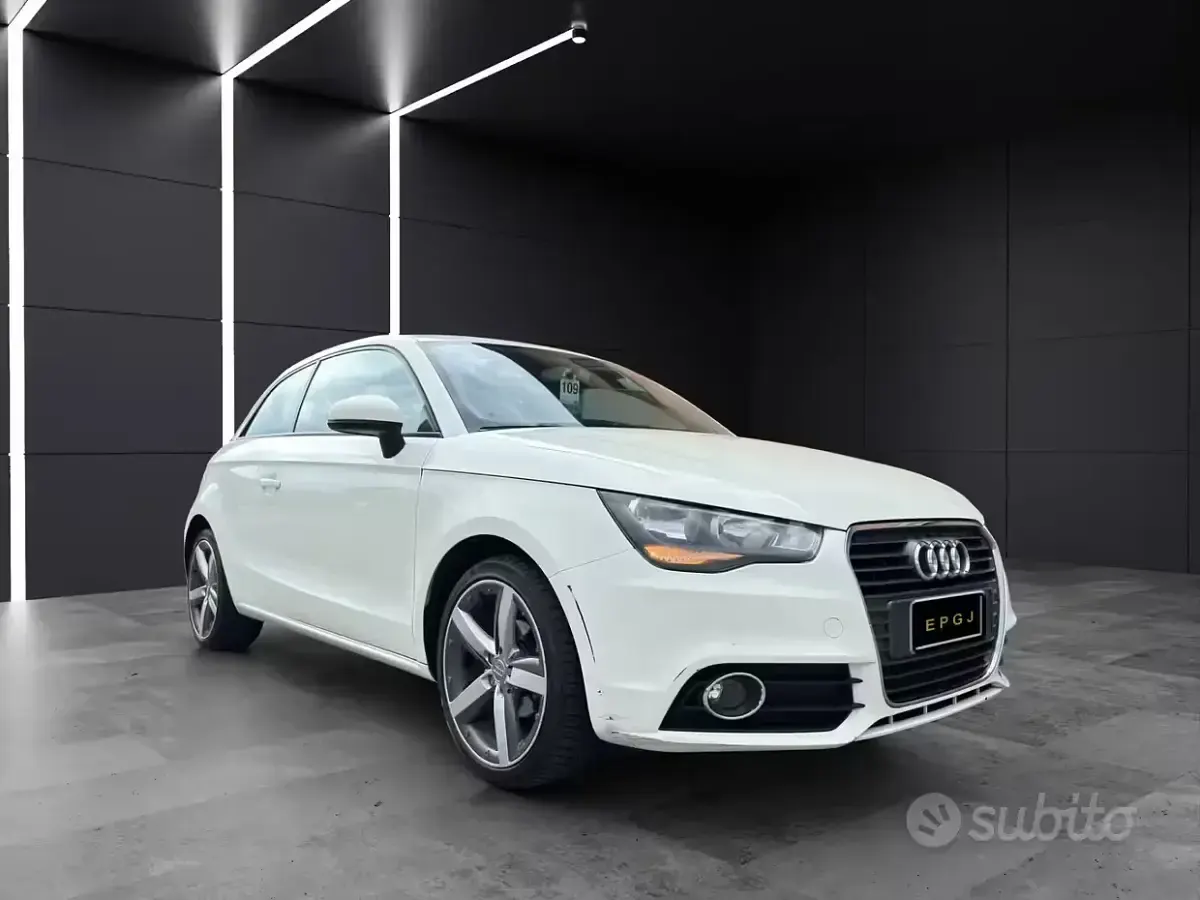 Usata Audi A1 Ambition 90 CV (66 kW) 2011 Bianco Utilitaria