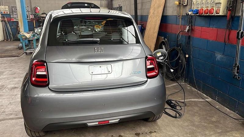 Usata Fiat 500e La Prima 86 kW (118 CV) 2021 Utilitaria