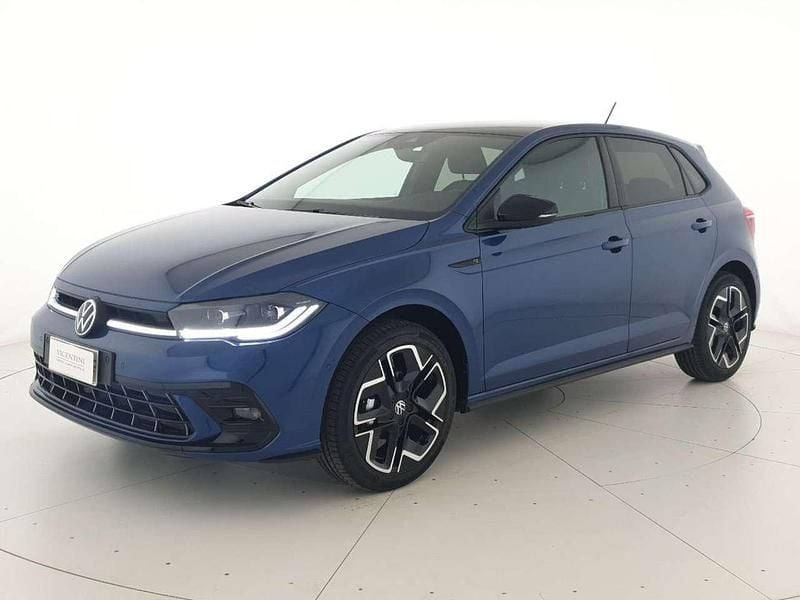 Nuova VW Polo R-line Plus 95 CV (69 kW) 2025 Reef blue metallizzato nero Utilitaria