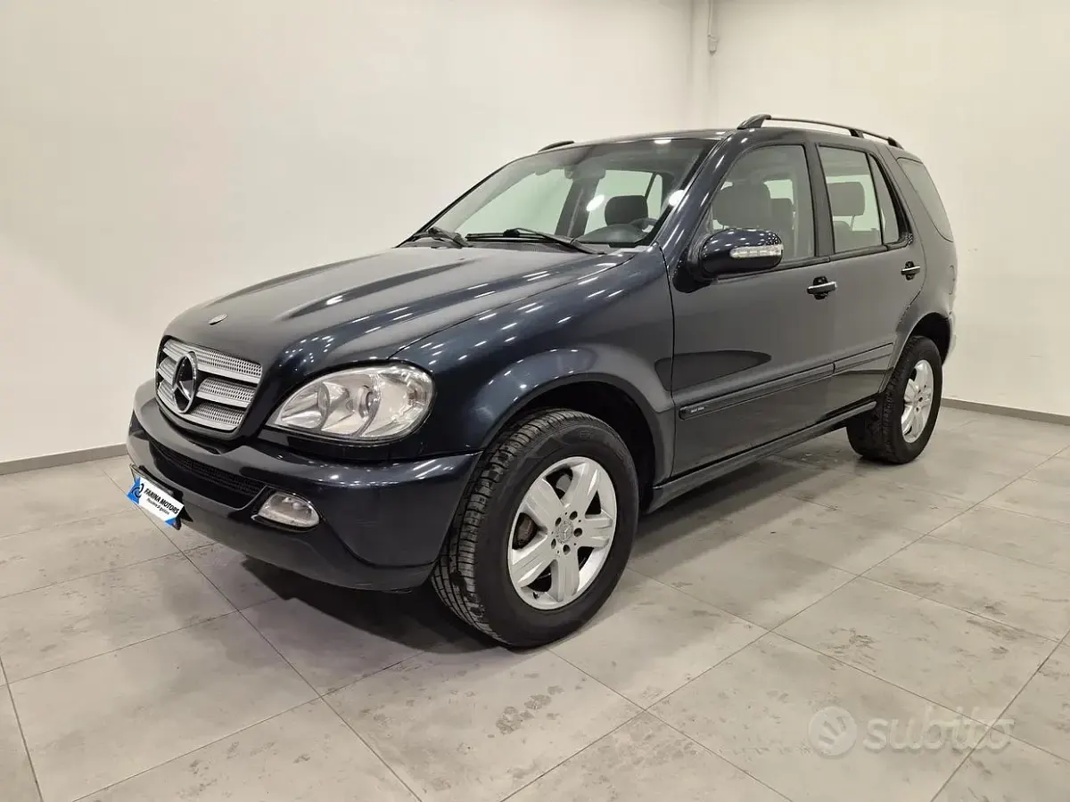 Usata Mercedes ML270 Edition 163 CV (119 kW) 2005 SUV