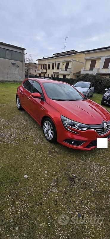 Arancione Usata 2016 Renault Mégane IV Bose Edition Berlina | 9950 € (Ottimo prezzo) - Immagine 1/4
