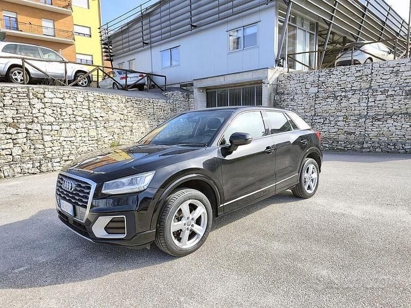 Usata Audi Q2 Design 116 CV (85 kW) 2017 Nero SUV