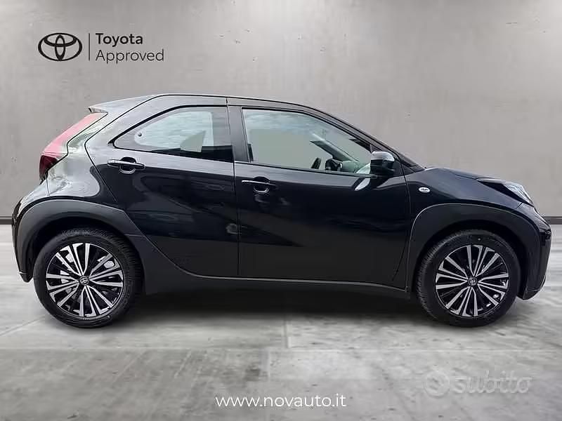 Usata Toyota Aygo X Active 72 CV (52 kW) 2022 Nero SUV