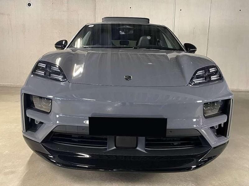 Usata Porsche Macan Turbo 469 kW (639 CV) 2025 Grigio SUV