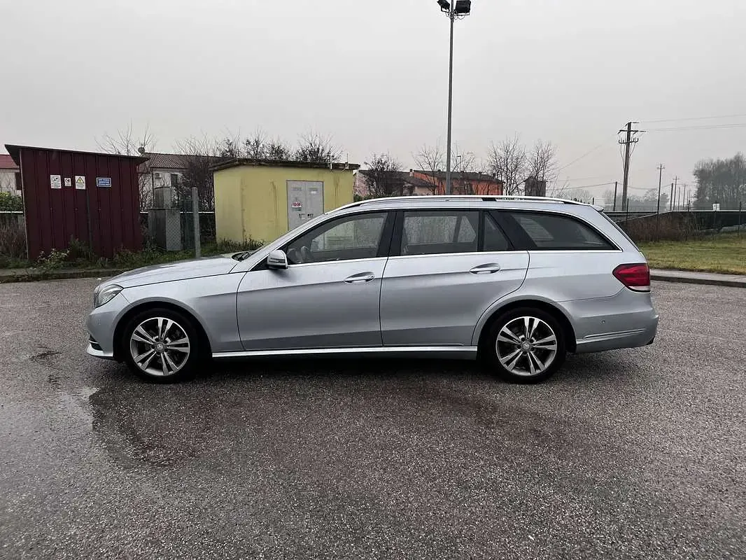 Gebraucht Mercedes E250 204 PS (150 kW) 2014 Silber Kombi