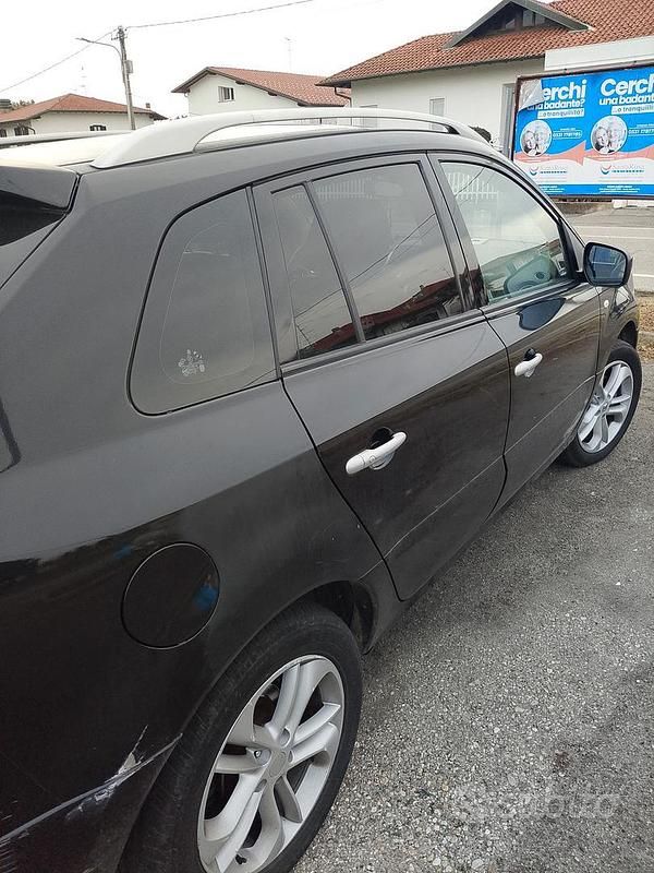 Usata Renault Koleos 150 CV (110 kW) 2010 Nero SUV