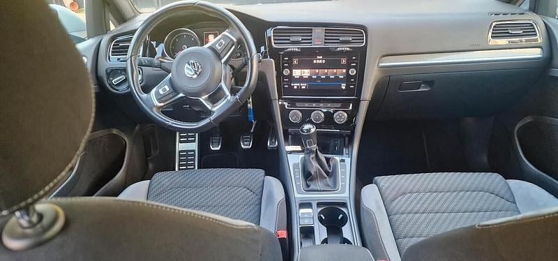 Usata VW Golf VII Sport 115 CV (84 kW) 2017 Bianco Berlina