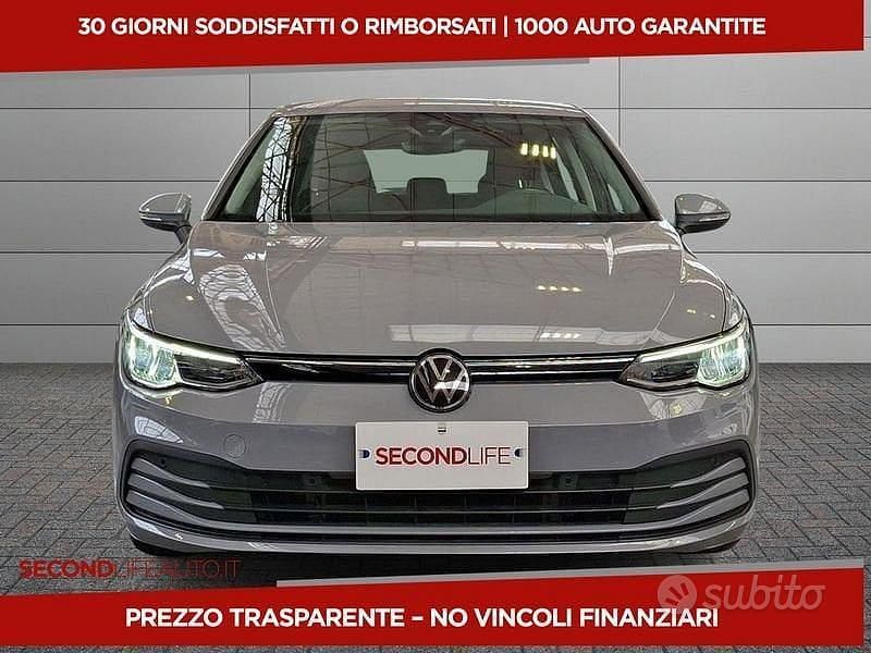 Usata VW Golf VIII Life 116 CV (85 kW) 2023 Grigio Berlina