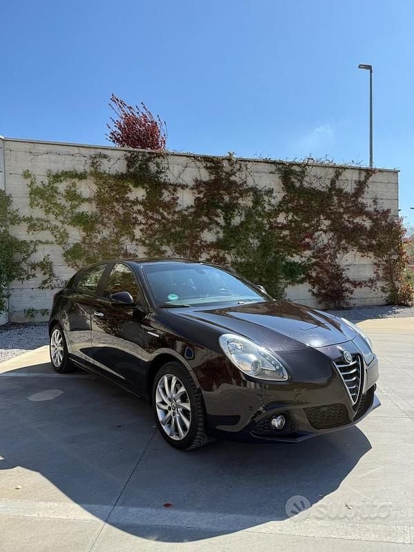 Usata Alfa Romeo Giulietta Distinctive 150 CV (110 kW) 2014 Nero Utilitaria
