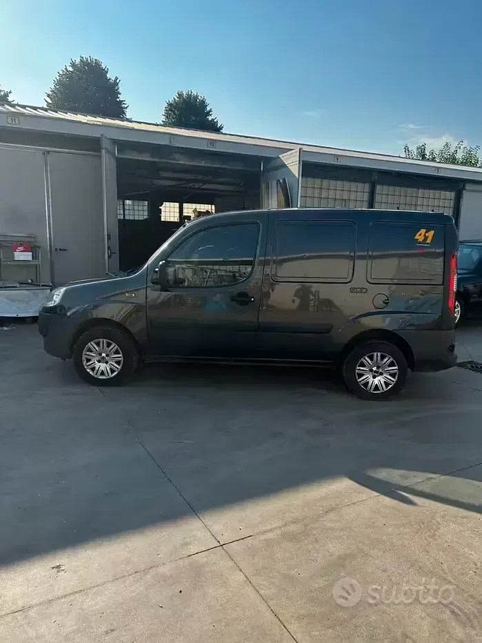Usata Fiat Doblò 103 CV (75 kW) 2008 Monovolume