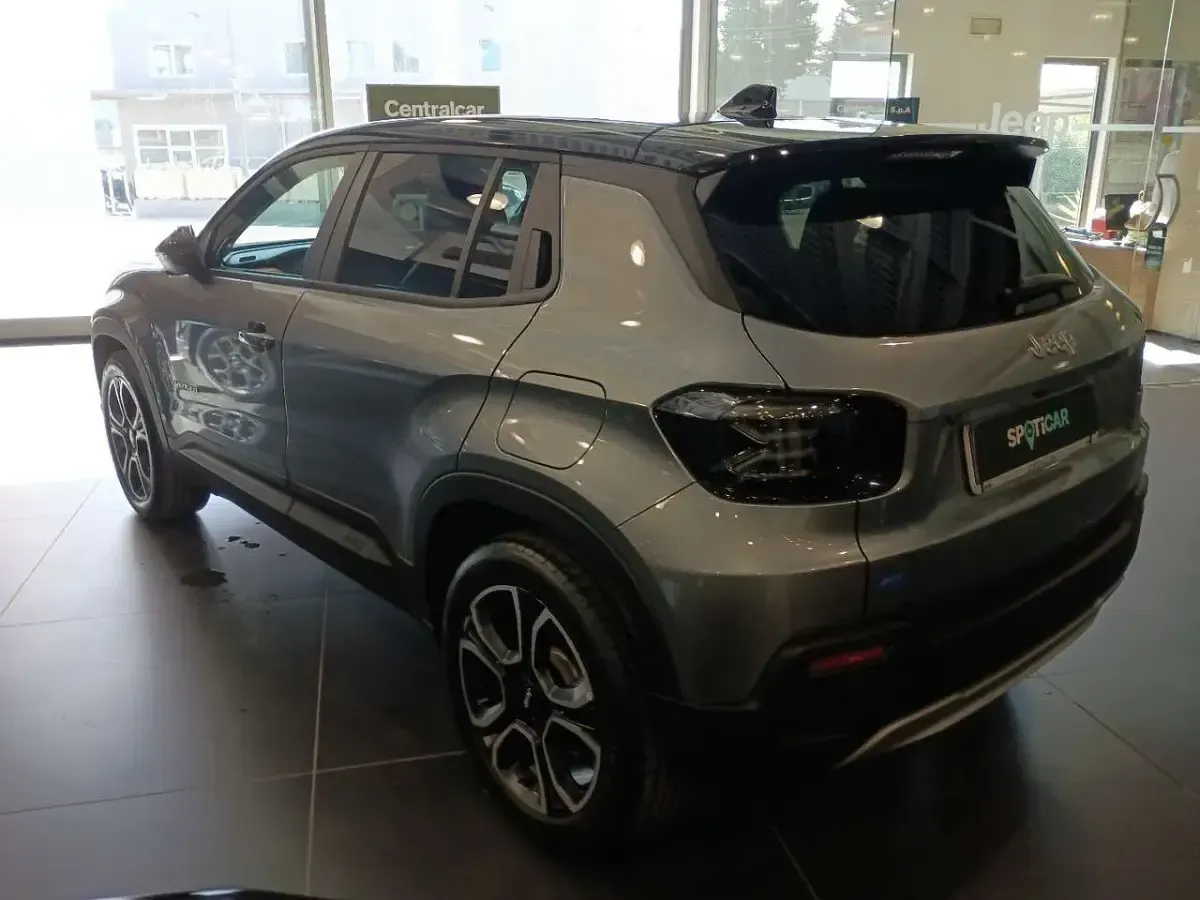 Usata Jeep Avenger EV Summit 114 kW (156 CV) 2024 Grigio SUV