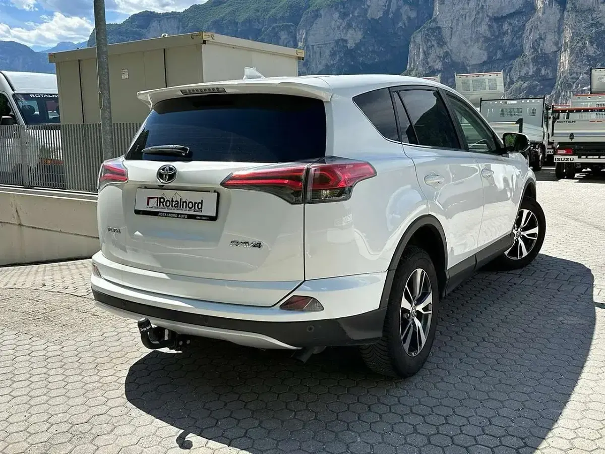 Usata Toyota RAV4 143 CV (105 kW) 2016 Bianco SUV