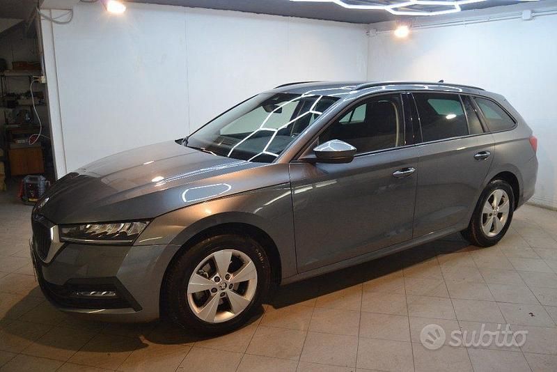 Grigio scuro Usata 2022 Skoda Octavia Style Station wagon | 19.390 € (Buon prezzo) - Immagine 1/4
