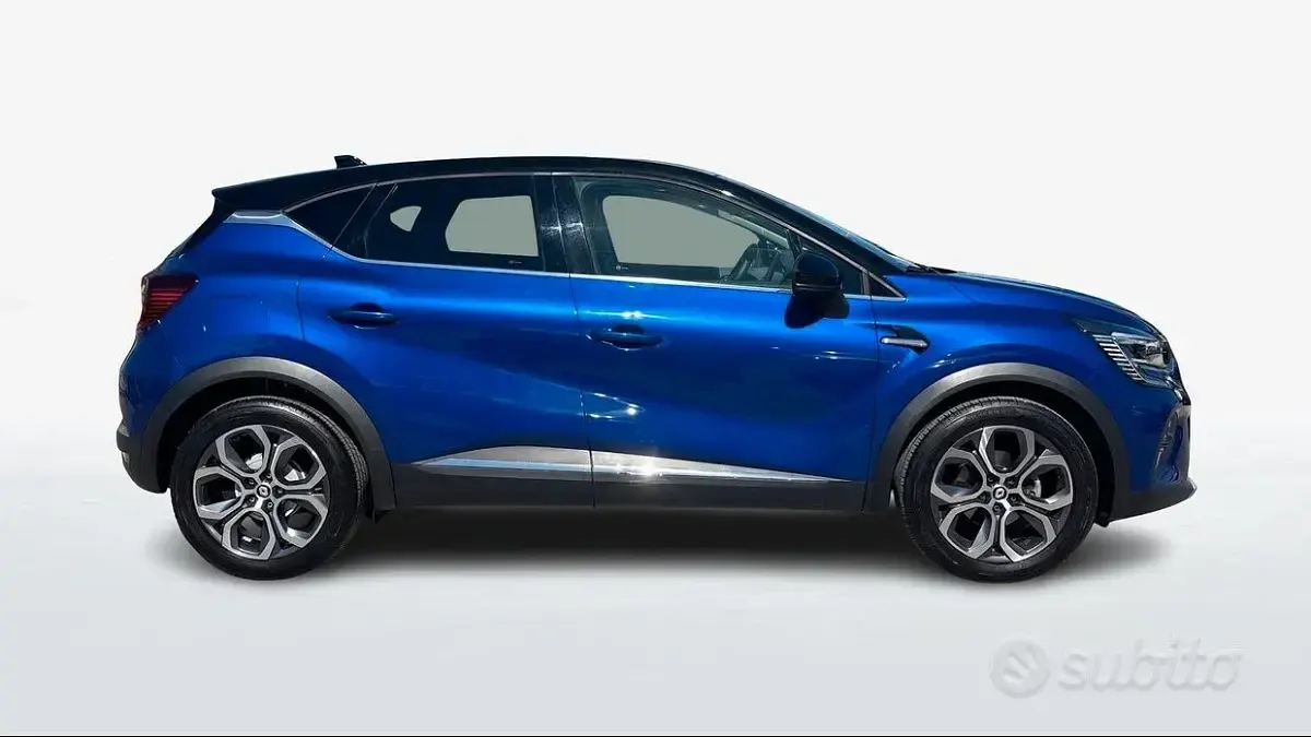 Usata Renault Captur Techno 101 CV (74 kW) 2023 Bluazzurro SUV