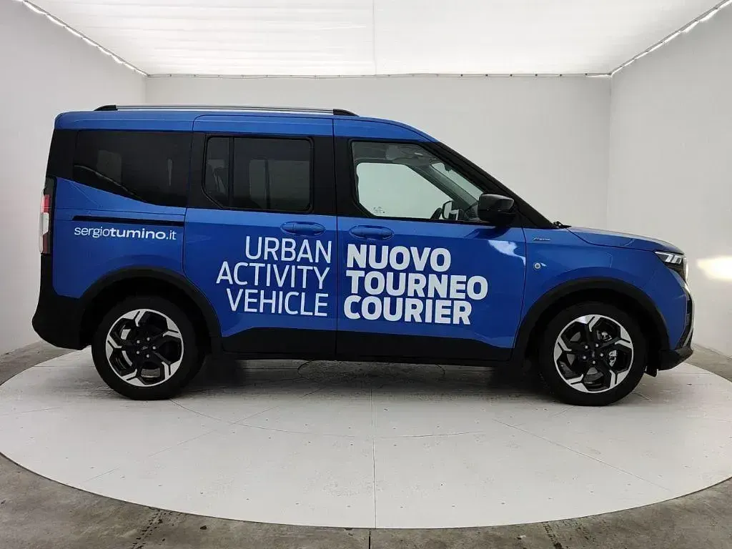 Usata Ford Courier Active 126 CV (92 kW) 2024 Blu Monovolume