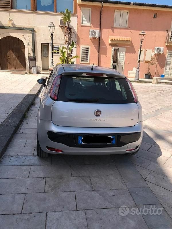 Usata Fiat Punto Evo 95 CV (69 kW) 2011 Grigio Utilitaria