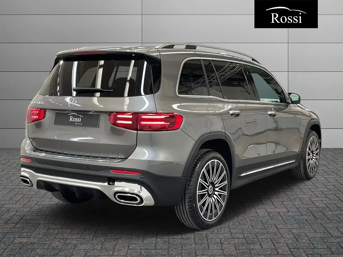 Neu Mercedes GLB200 150 PS (110 kW) 2025 Schwarz SUV
