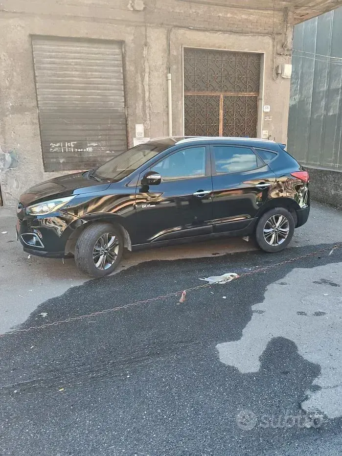 Usata Hyundai ix35 Xpossible 115 CV (84 kW) 2015 Nero SUV