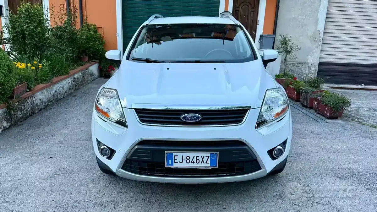 Usata Ford Kuga 140 CV (102 kW) 2011 Bianco SUV