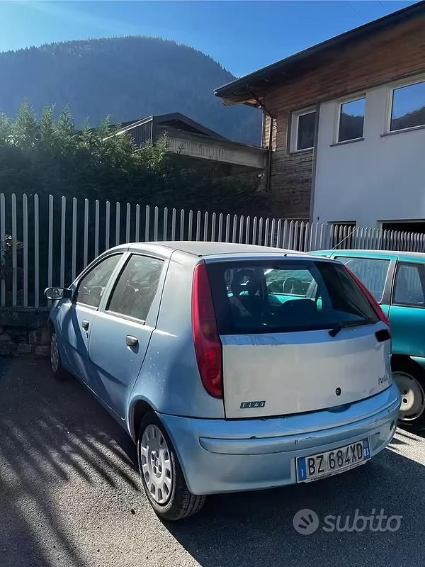 Usata Fiat Punto 86 CV (63 kW) 2002 Utilitaria