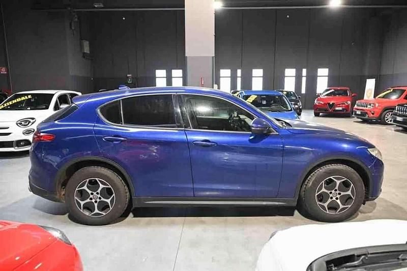 Usata Alfa Romeo Stelvio Business 190 CV (139 kW) 2021 Blu SUV